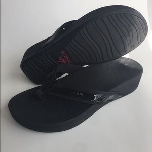 Vionic High Tide Platform Flip Flops
